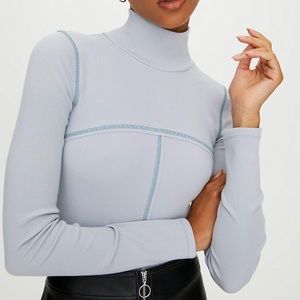 aritzia wilfred turtleneck in mustard yellow in XS